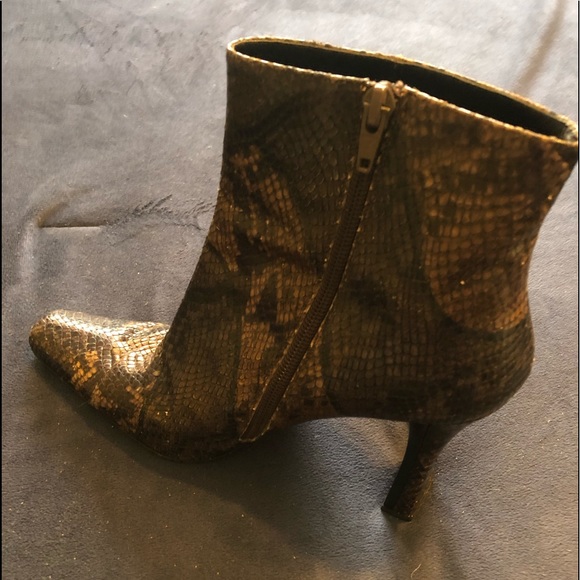 Via Spiga (Made in Italy) High Heels Ankle Boots Size 8 Slightly Used - Picture 4 of 4